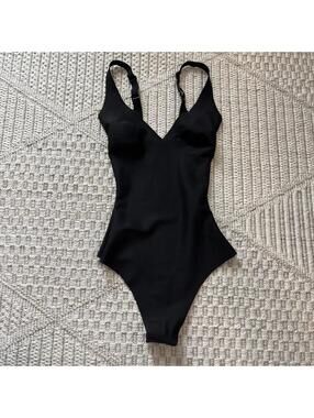 SOLD!!! Skims Body Unlined Plunge Thong Bodysuit